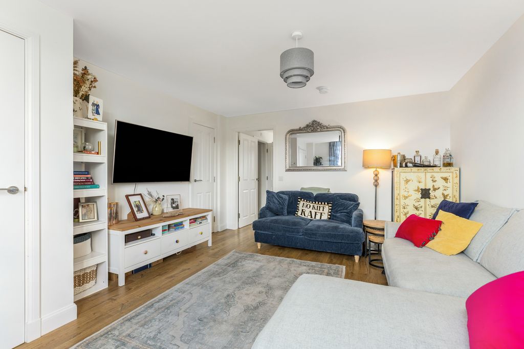 Property photo 3 of 20 Property Image 4