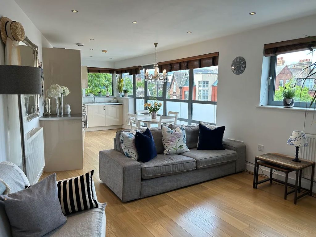 Property photo 2 of 12