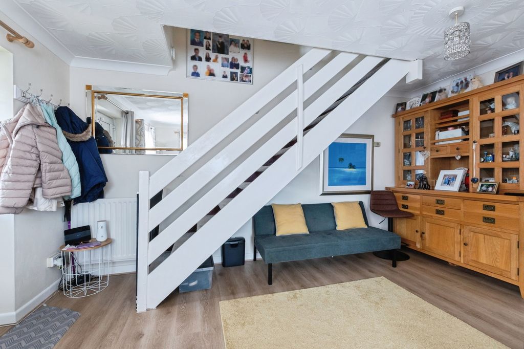 Property photo 2 of 11 Pbox-Img.Jpg