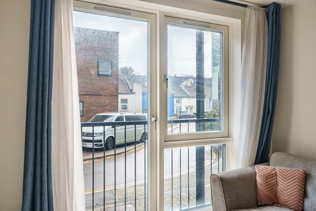 Property photo 3 of 12 4955003