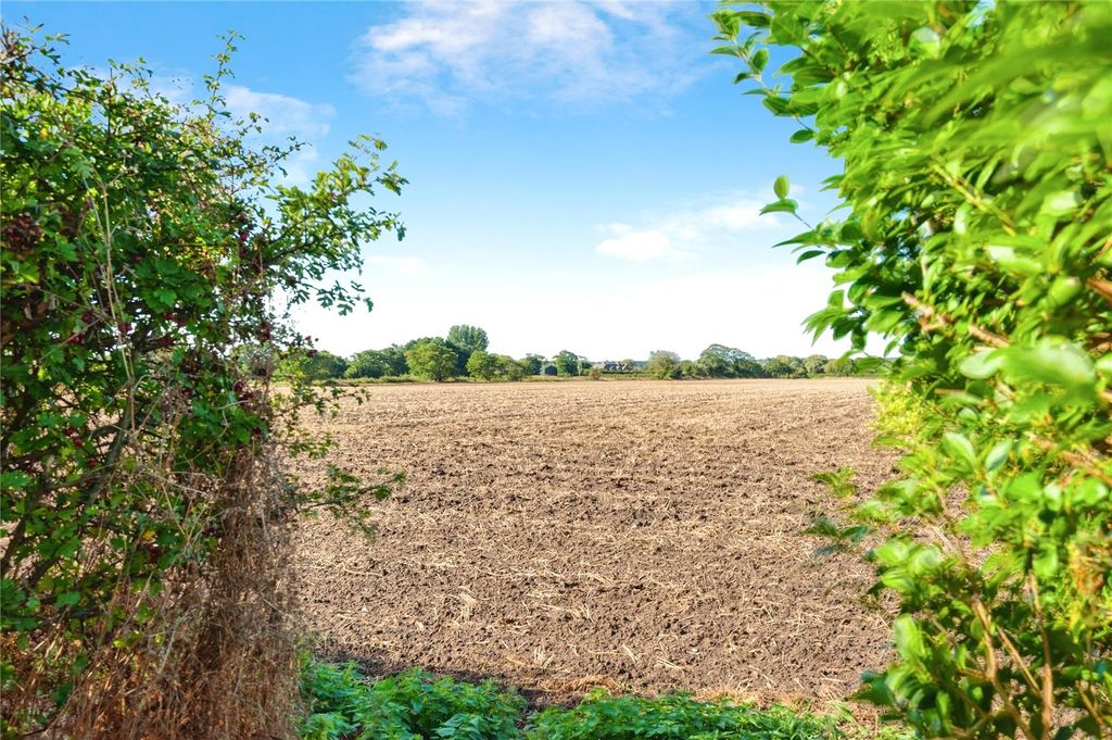 Property photo 2 of 22 Picture No. 21