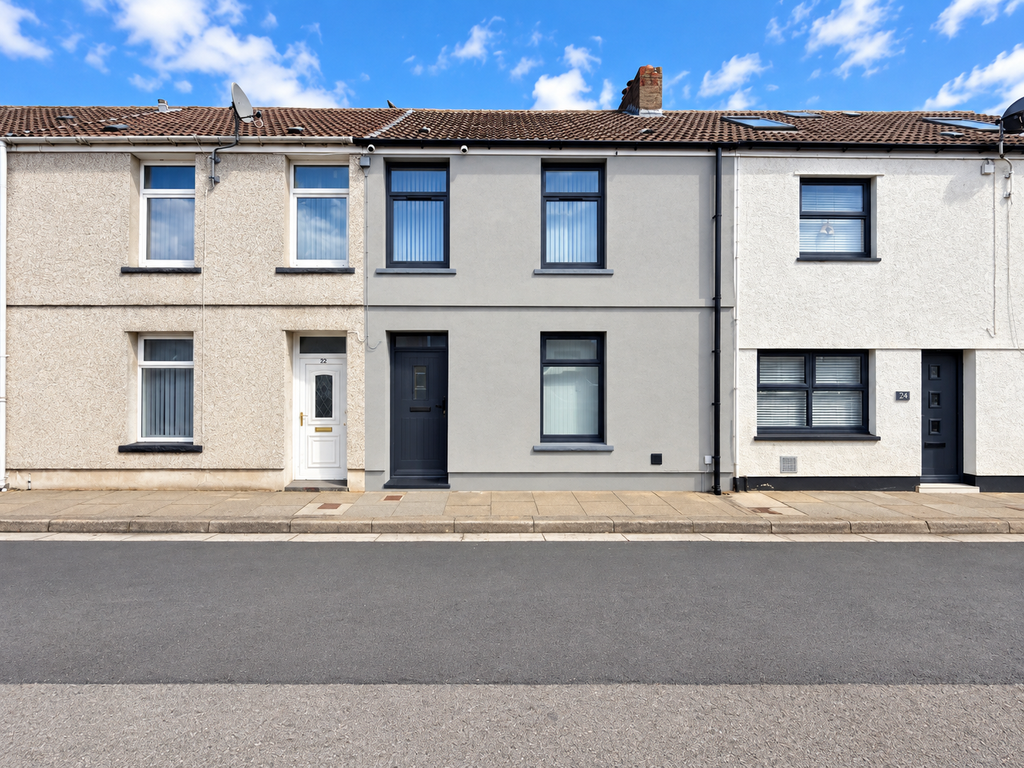 Property photo 1 of 18 7C161119-D42B-486D-94CD-0Fccca265F7A