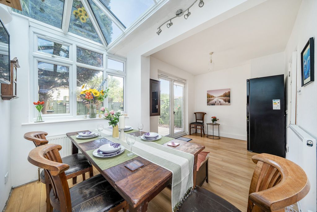 Property photo 2 of 17 1326989-7-68776B0...