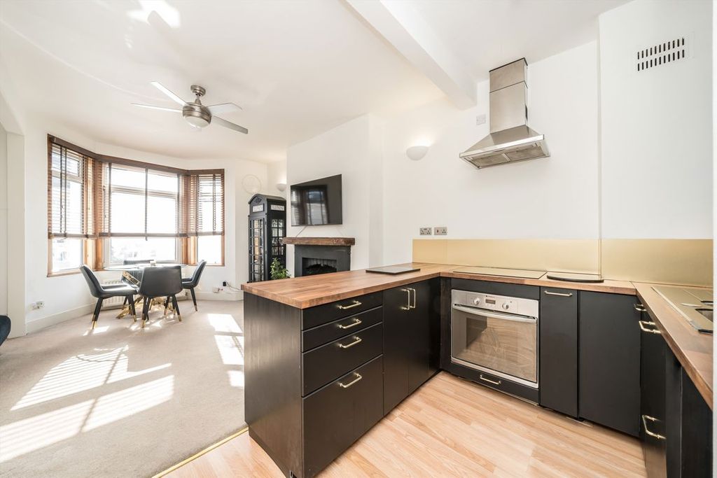 Property photo 3 of 5