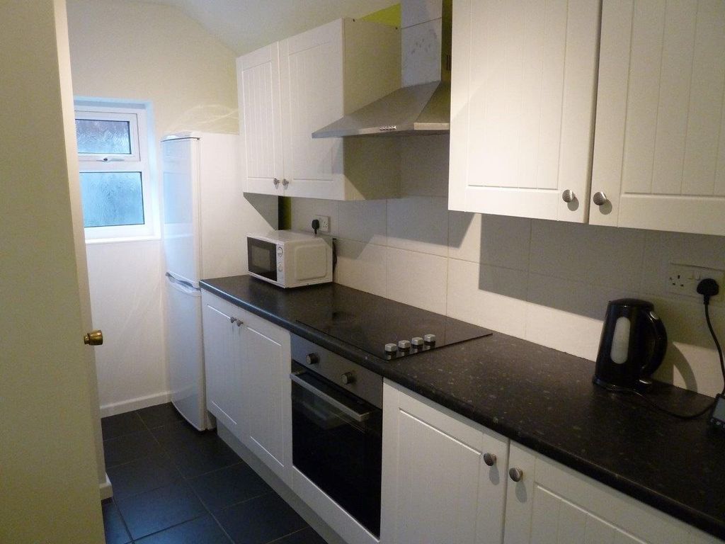 Property photo 3 of 10 Kitchen A