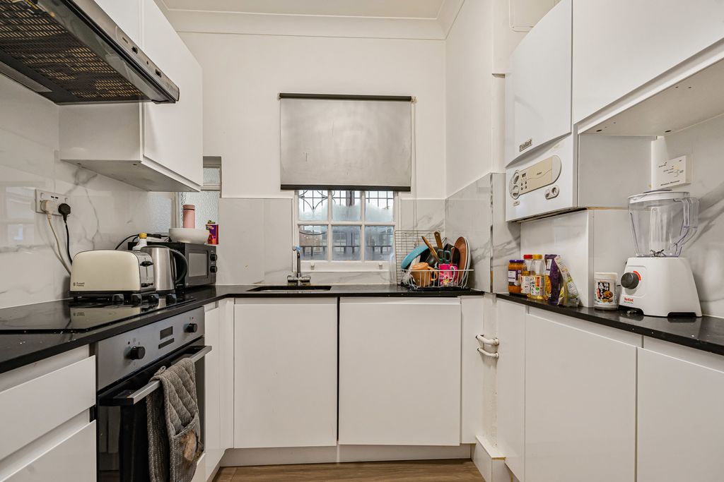 Property photo 2 of 18 Kitchen