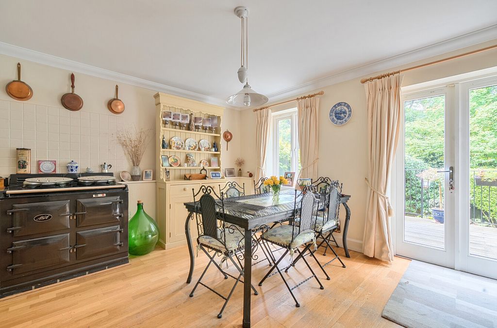 Property photo 3 of 17 1364753-8-68Ed0c0...