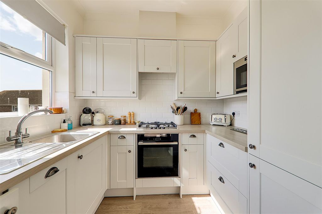 Property photo 3 of 16 Kitchen