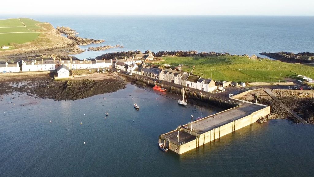 Property photo 2 of 26