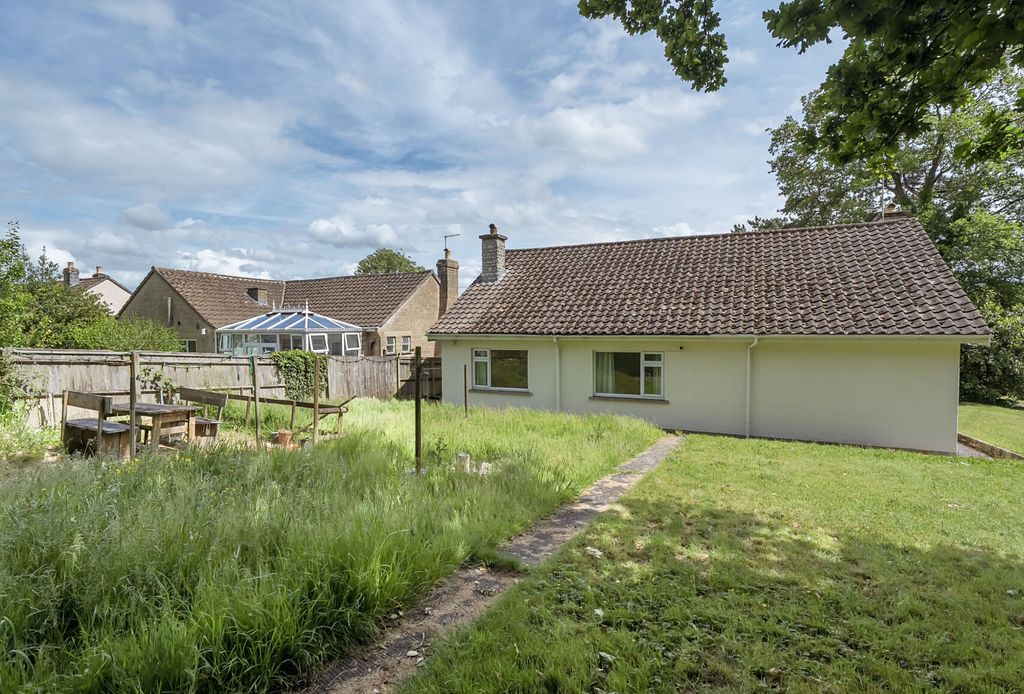 Property photo 3 of 17 1301097-5-683881d...