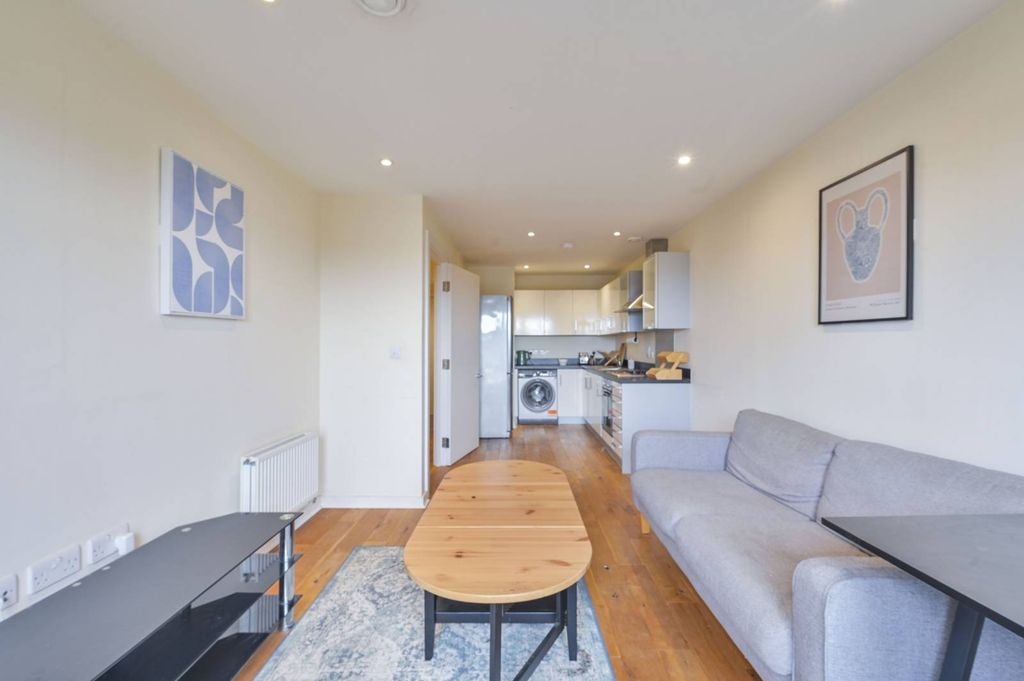 Property photo 3 of 9