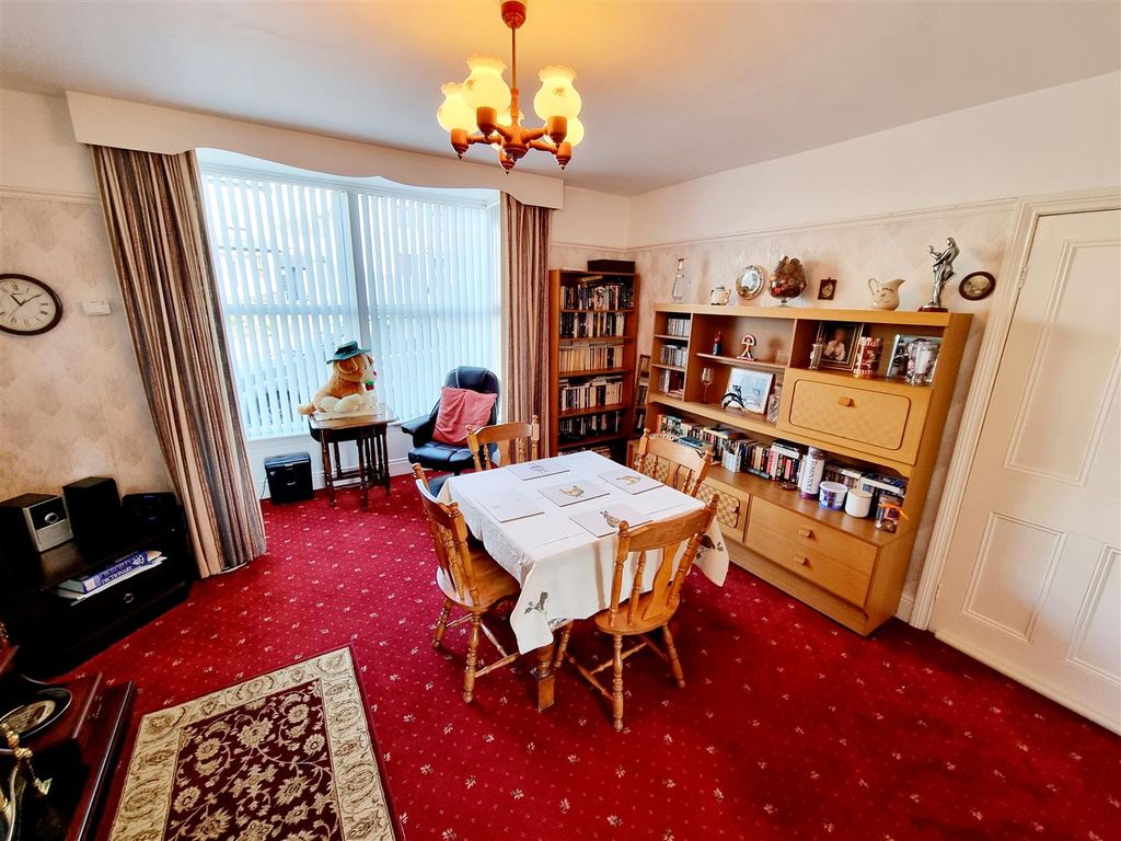 Property photo 3 of 19 Dining Room.Jpg