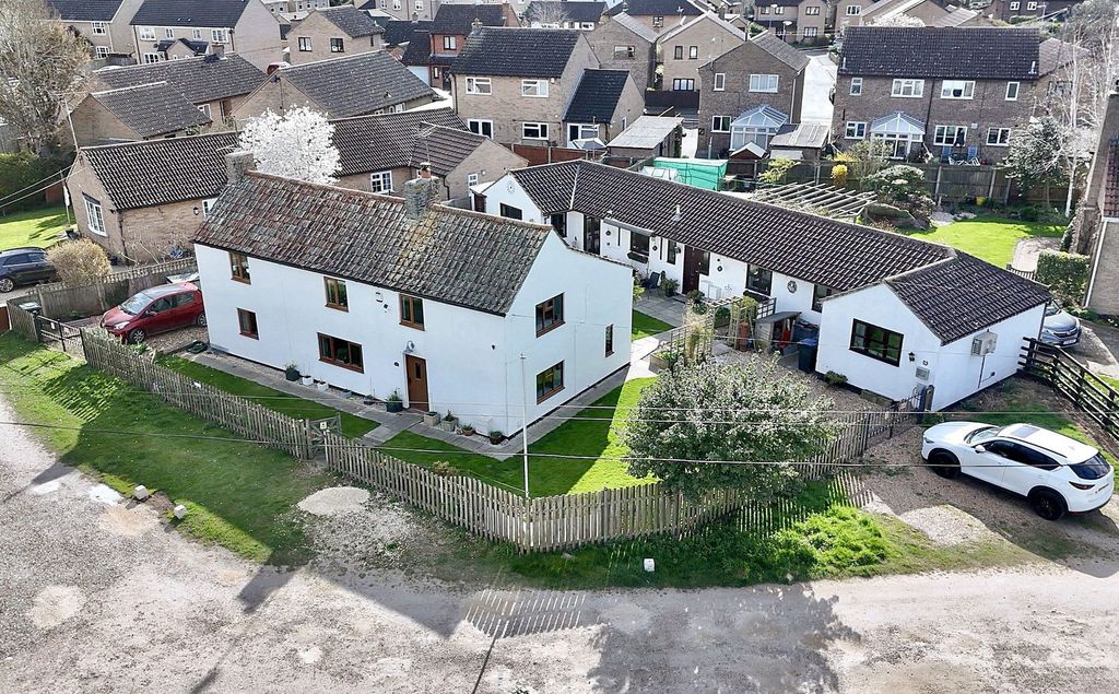 Property photo 1 of 44