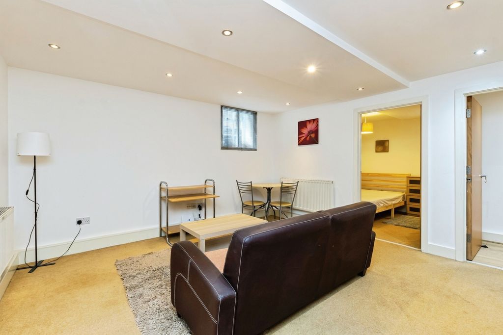 Property photo 2 of 13 Photo