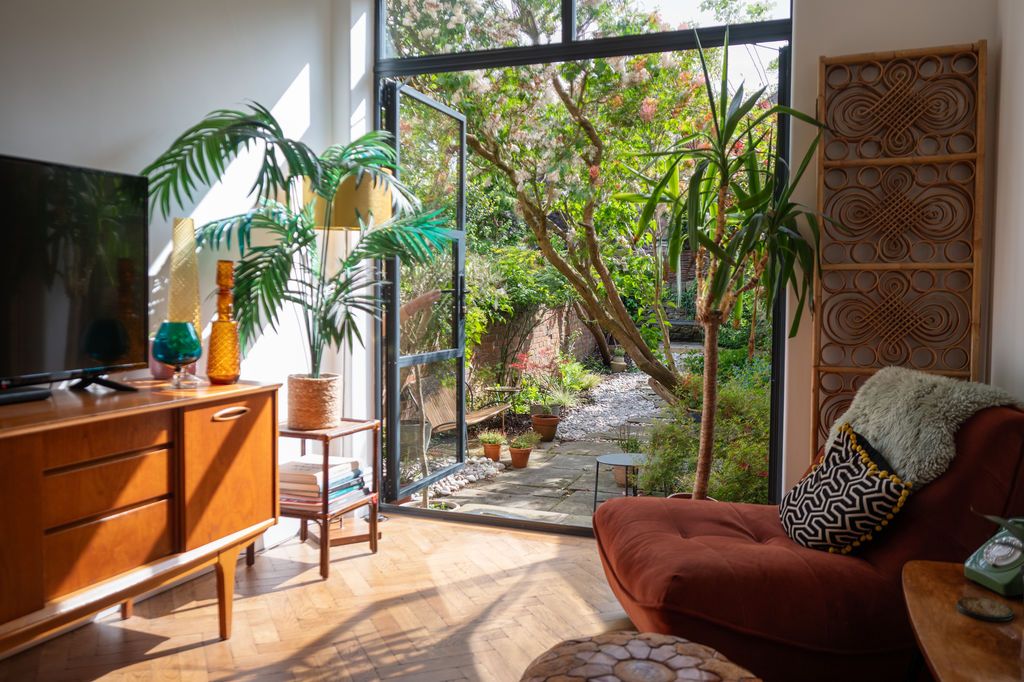 Property photo 3 of 41 Snug / Dining Room