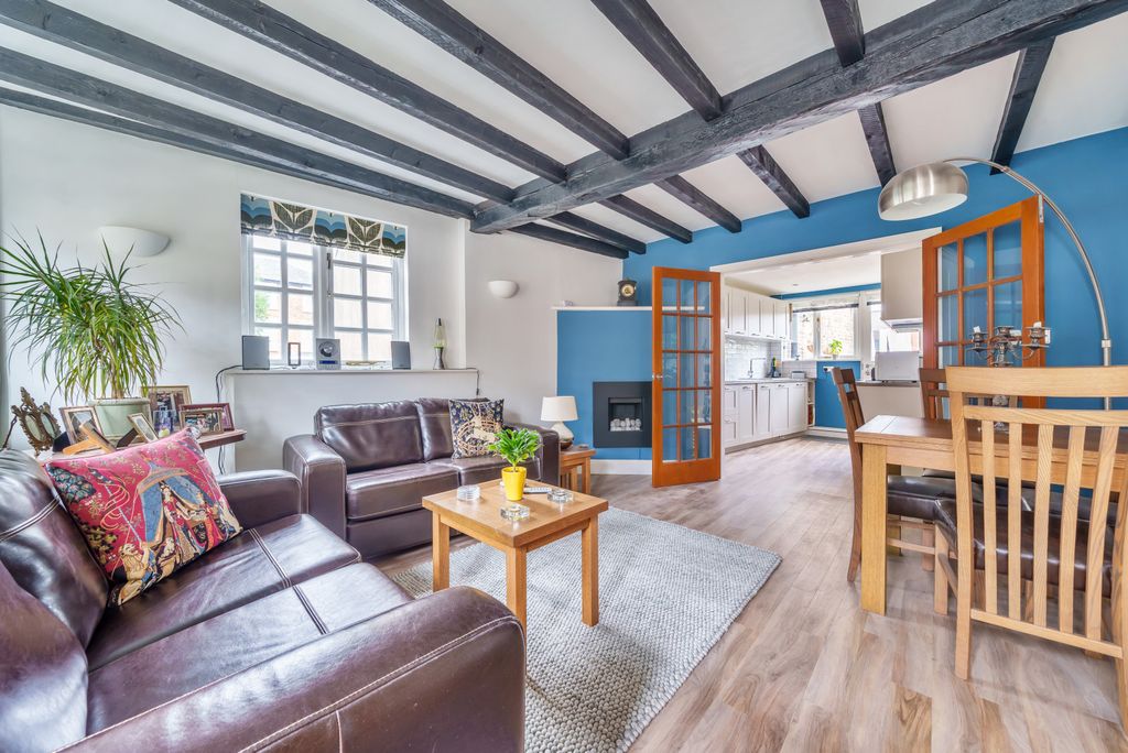 Property photo 1 of 11 Sitting Room