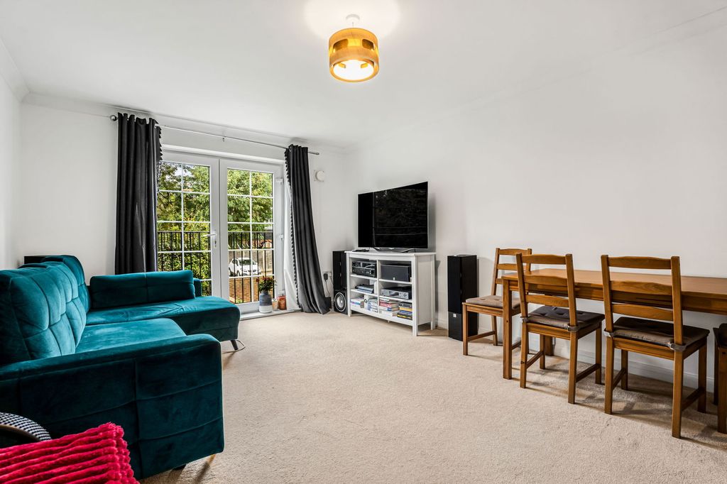 Property photo 2 of 9