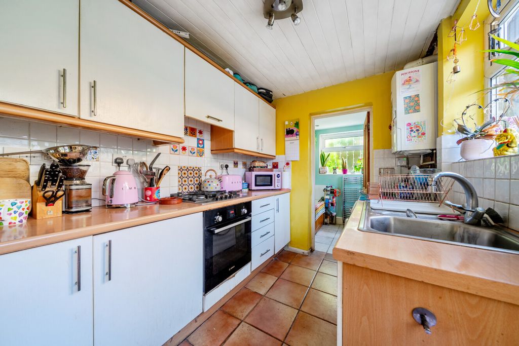 Property photo 3 of 11 1509235-28-6A82F7...