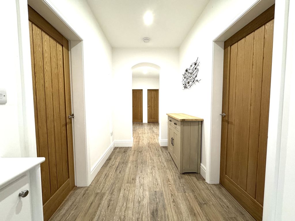 Property photo 2 of 42