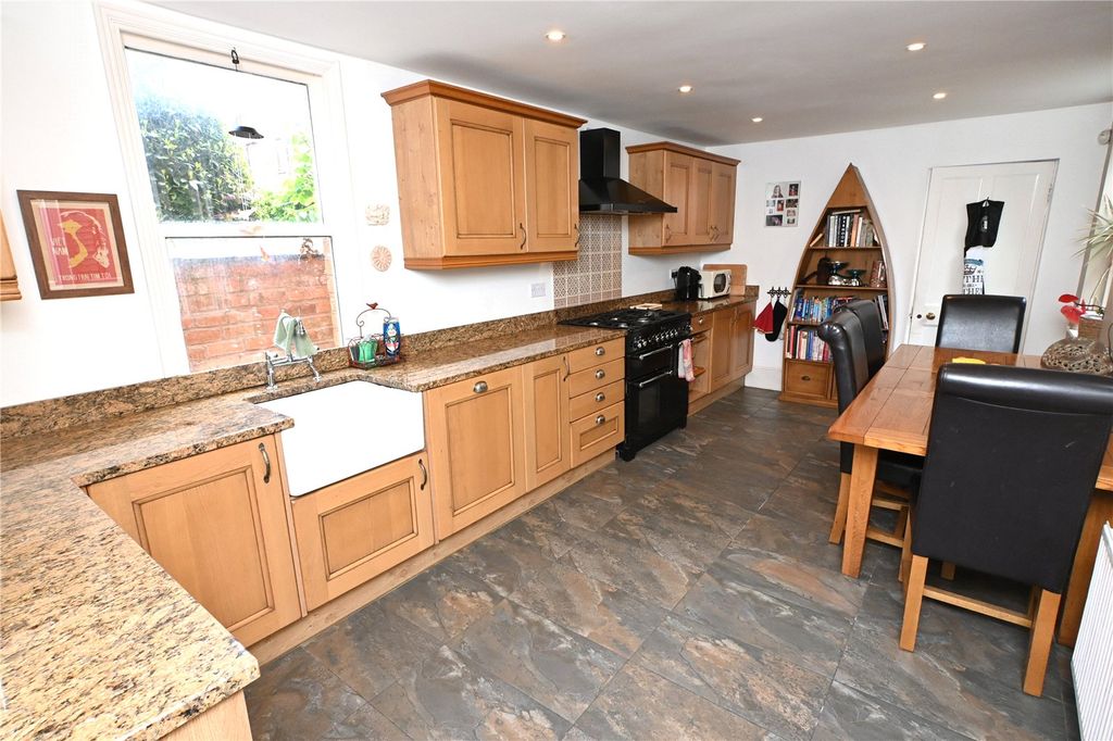 Property photo 3 of 28 Picture No. 03