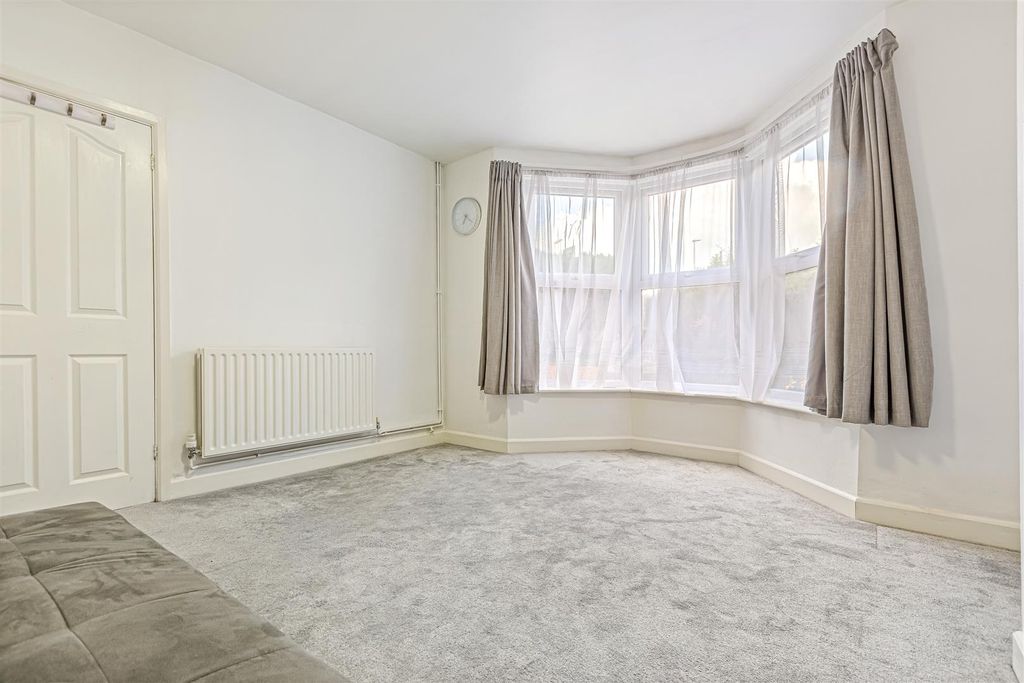 Property photo 2 of 29
