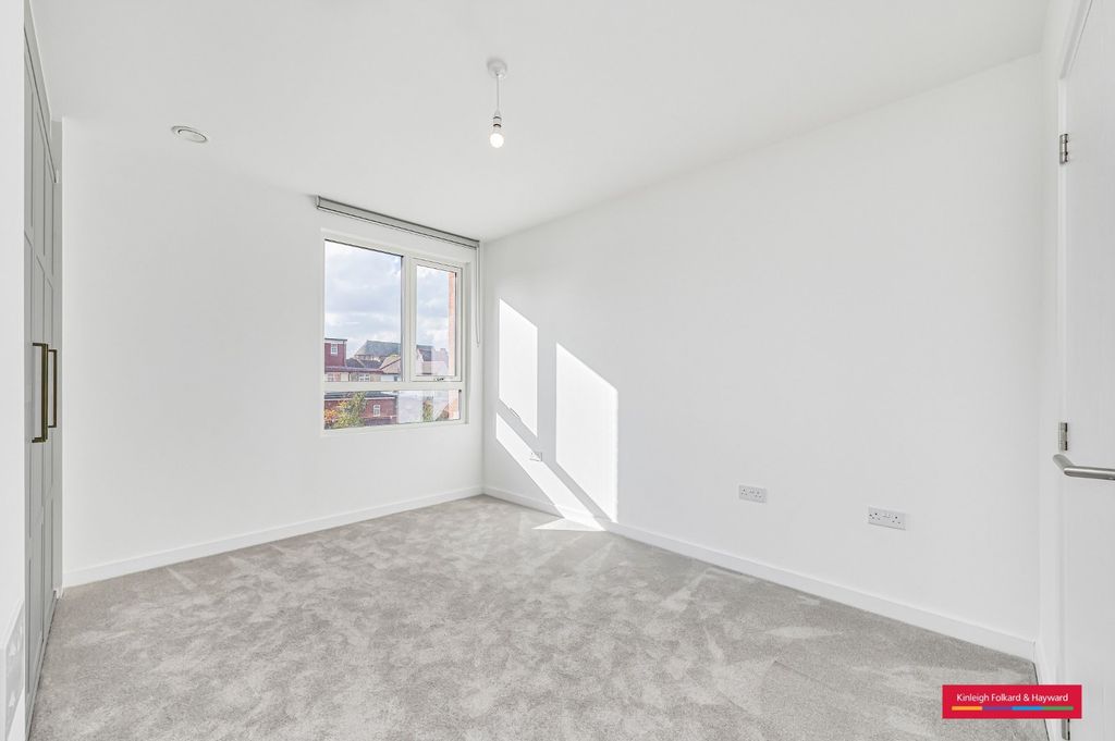Property photo 3 of 19 Picture No. 02