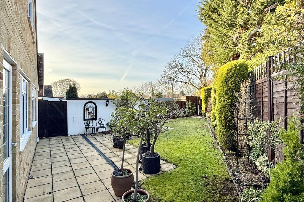 Property photo 2 of 27 Gallery