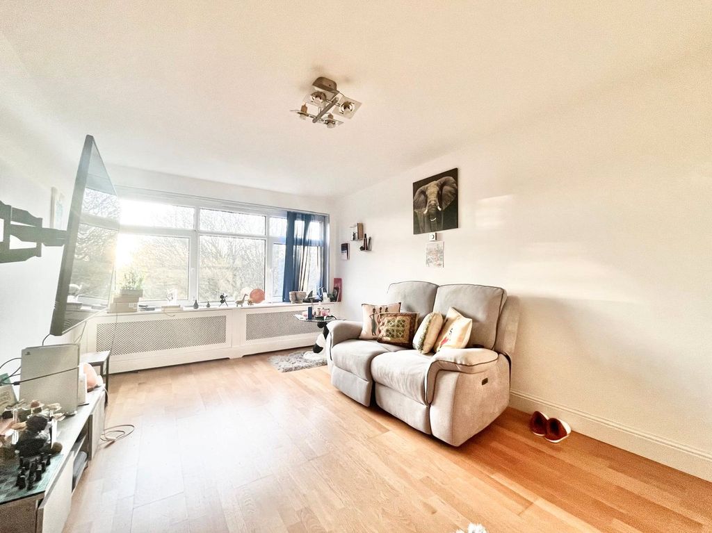 Property photo 2 of 8 Reception Room