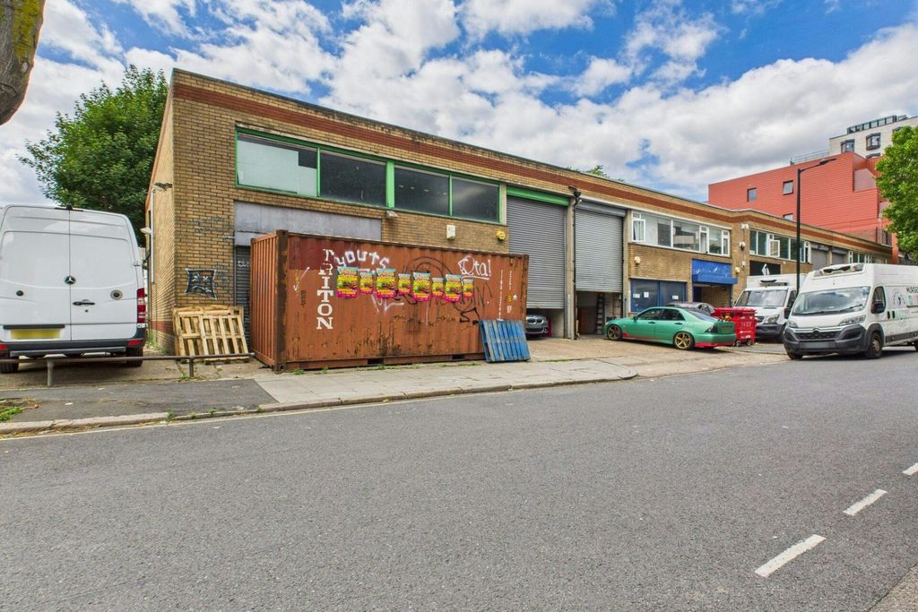 Property photo 1 of 8 Cam03083G0-Pr0048-Still013-1920x1280-2.Jpeg