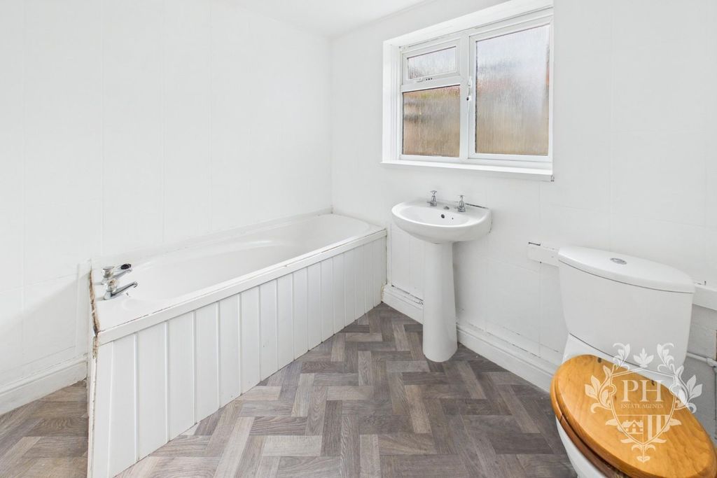 Property photo 3 of 10 097E2Eb3Dd2F483E816c59172E3Dd62d_100_Cam02002G0-Pr