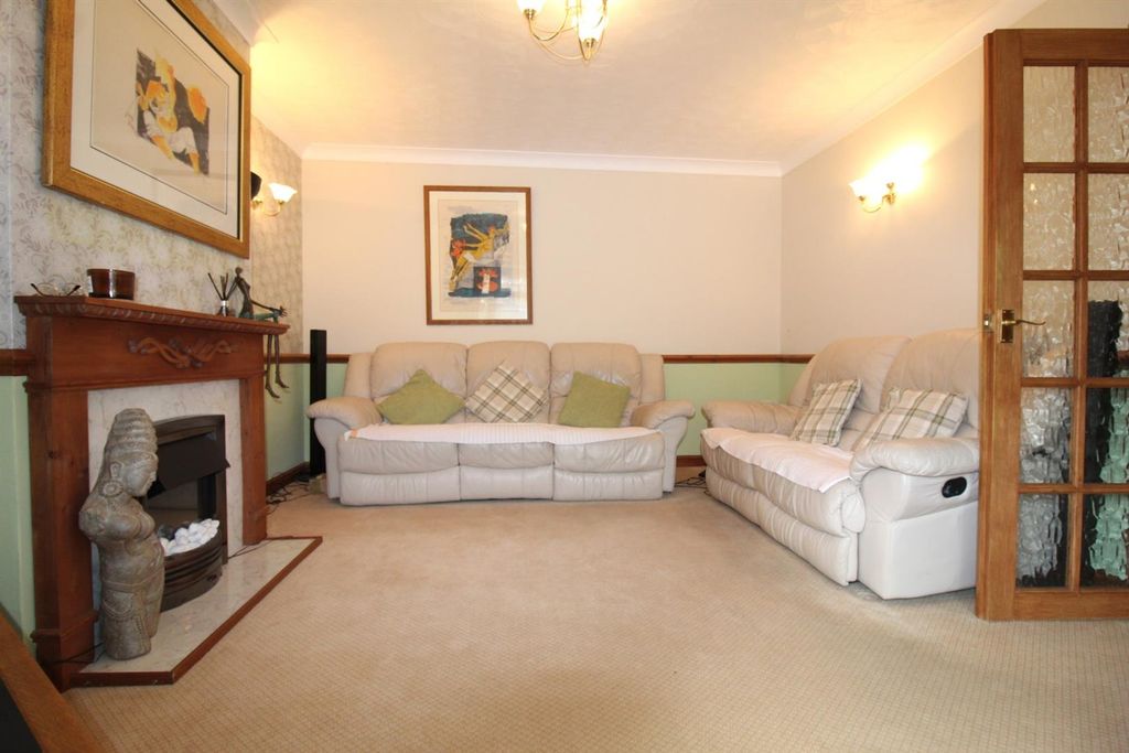 Property photo 3 of 25