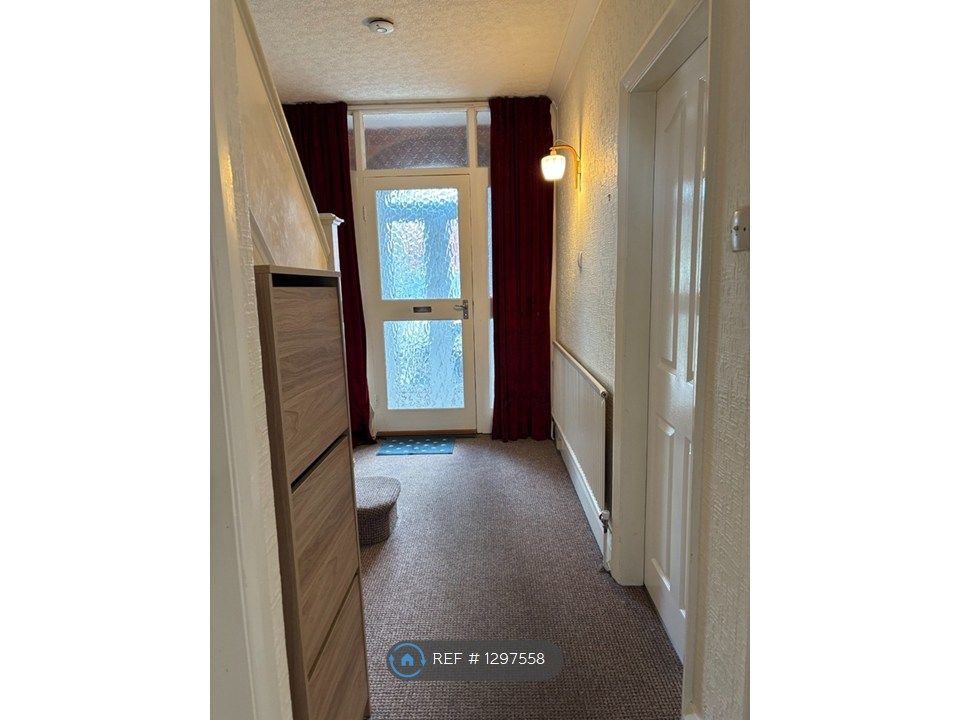 Property photo 2 of 12 Entrance