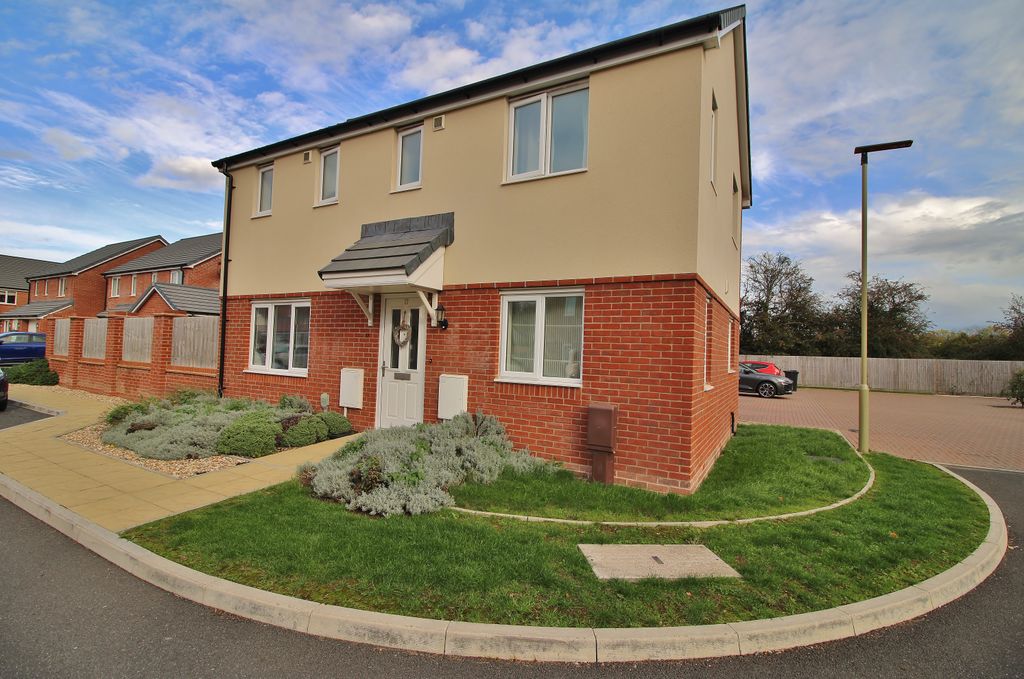 Property photo 1 of 17 Img_6382