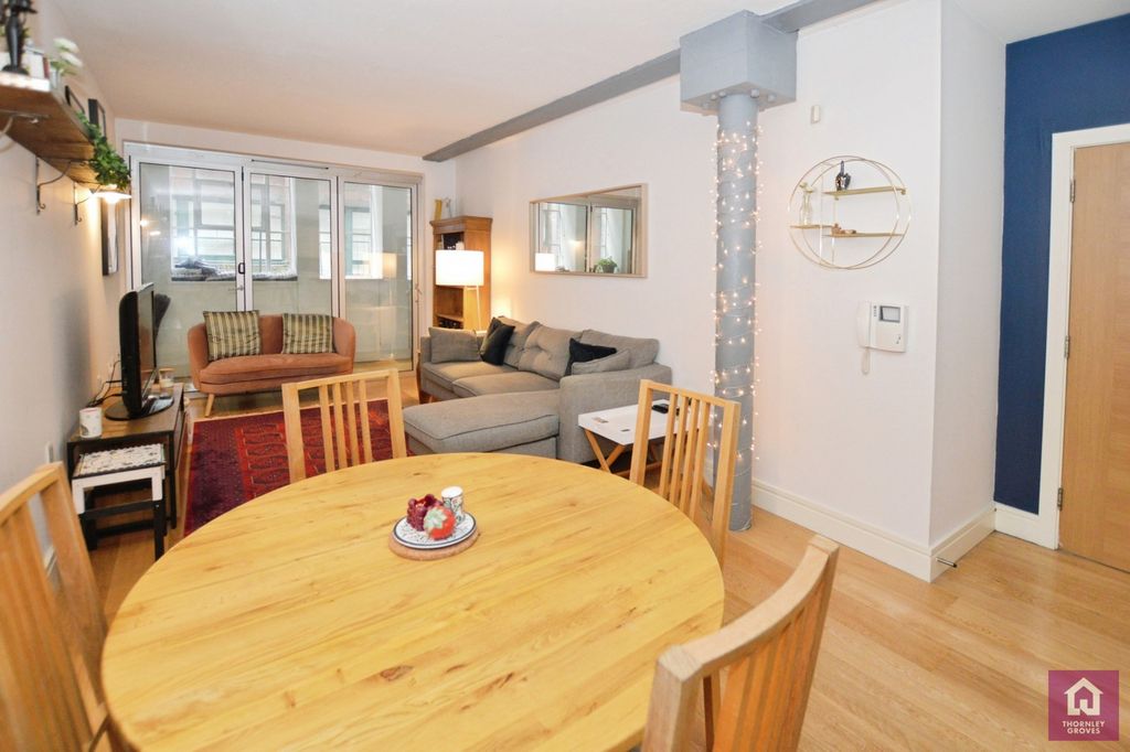 Property photo 3 of 16 Pbox-Img.Jpg
