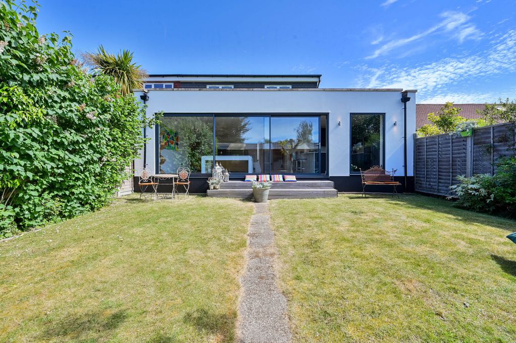 Property photo 1 of 23
