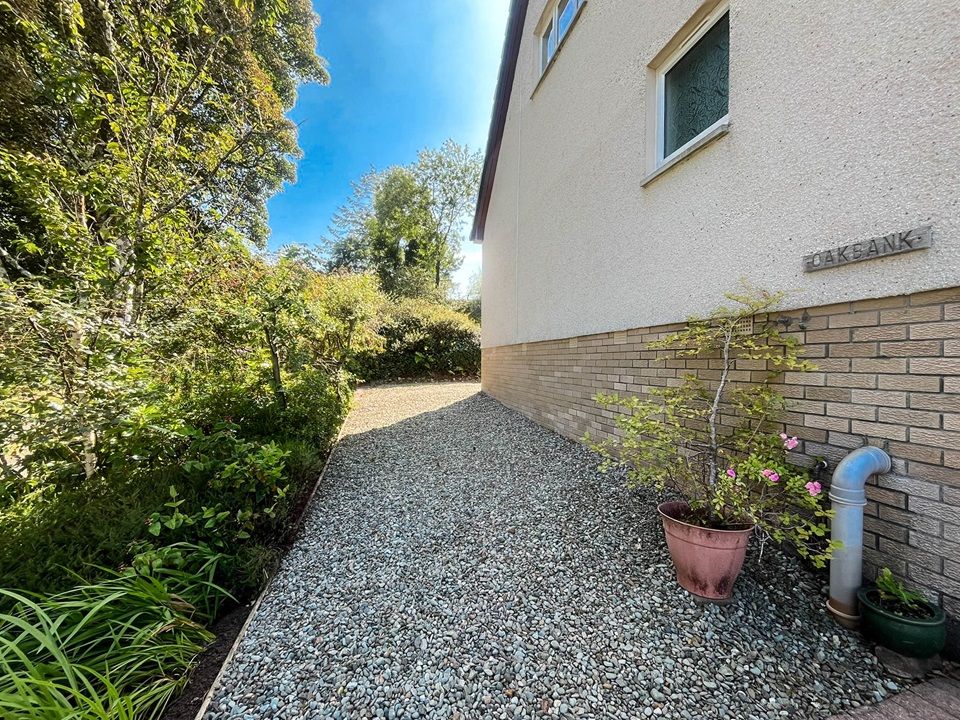 Property photo 3 of 27