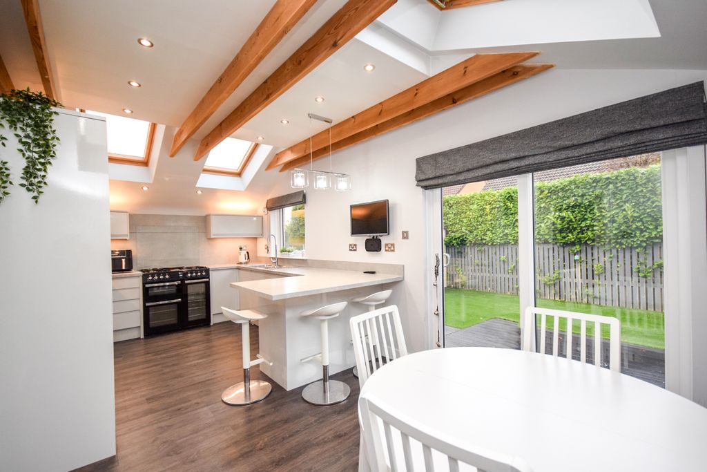 Property photo 2 of 26