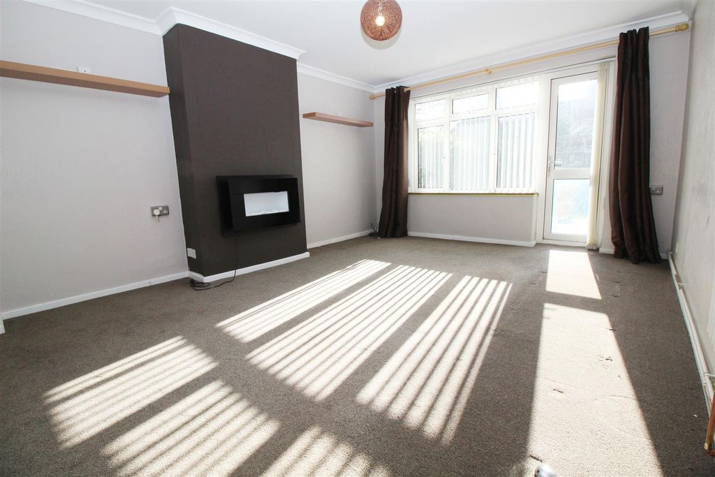 Property photo 3 of 7 Img_1074.Jpg