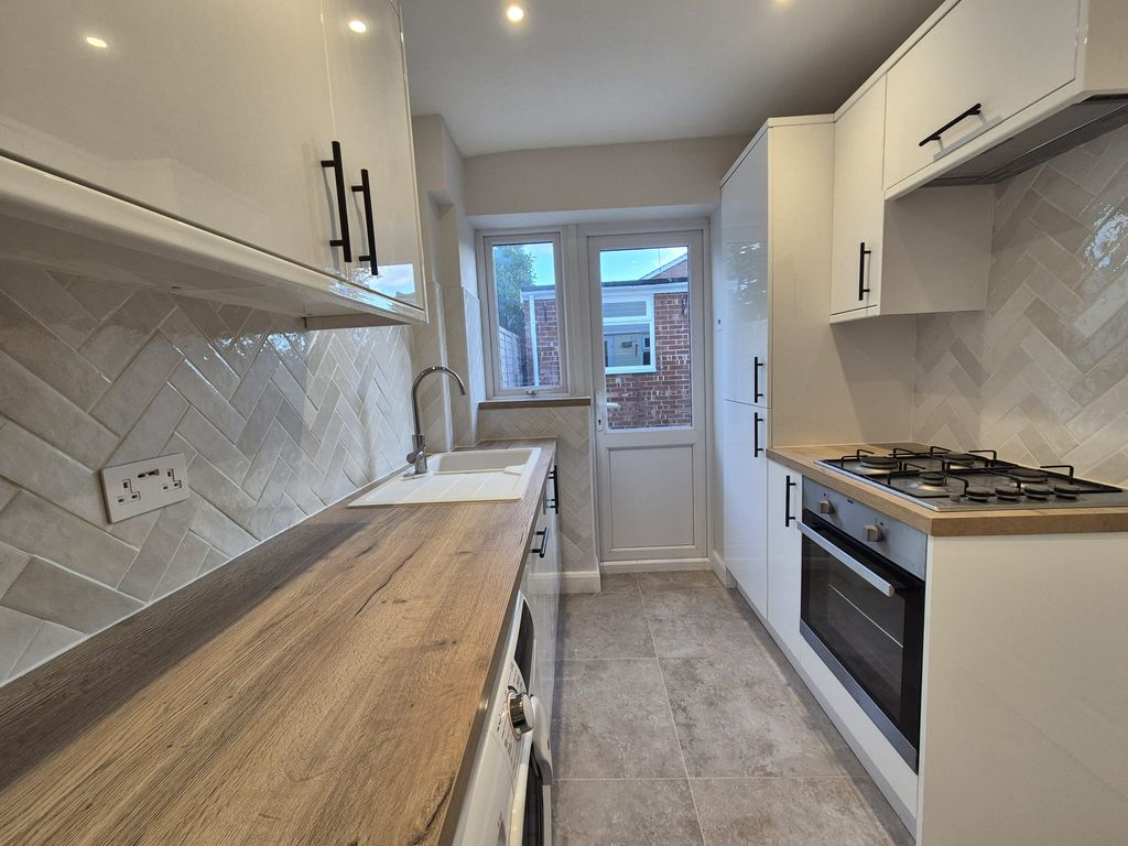 Property photo 3 of 15 Kitchen