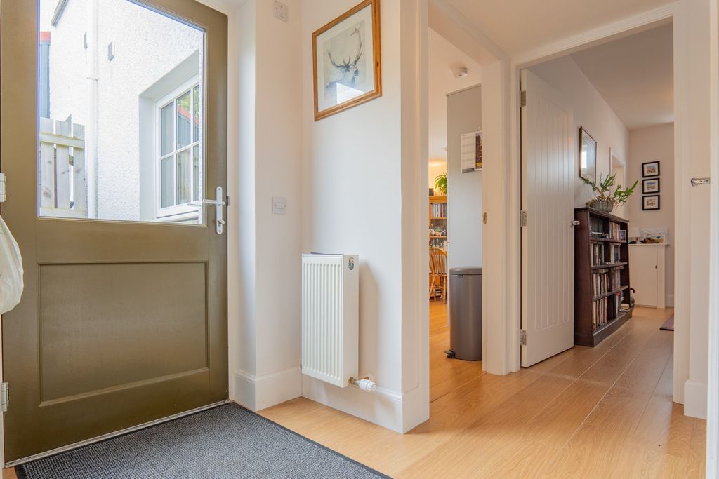 Property photo 2 of 42