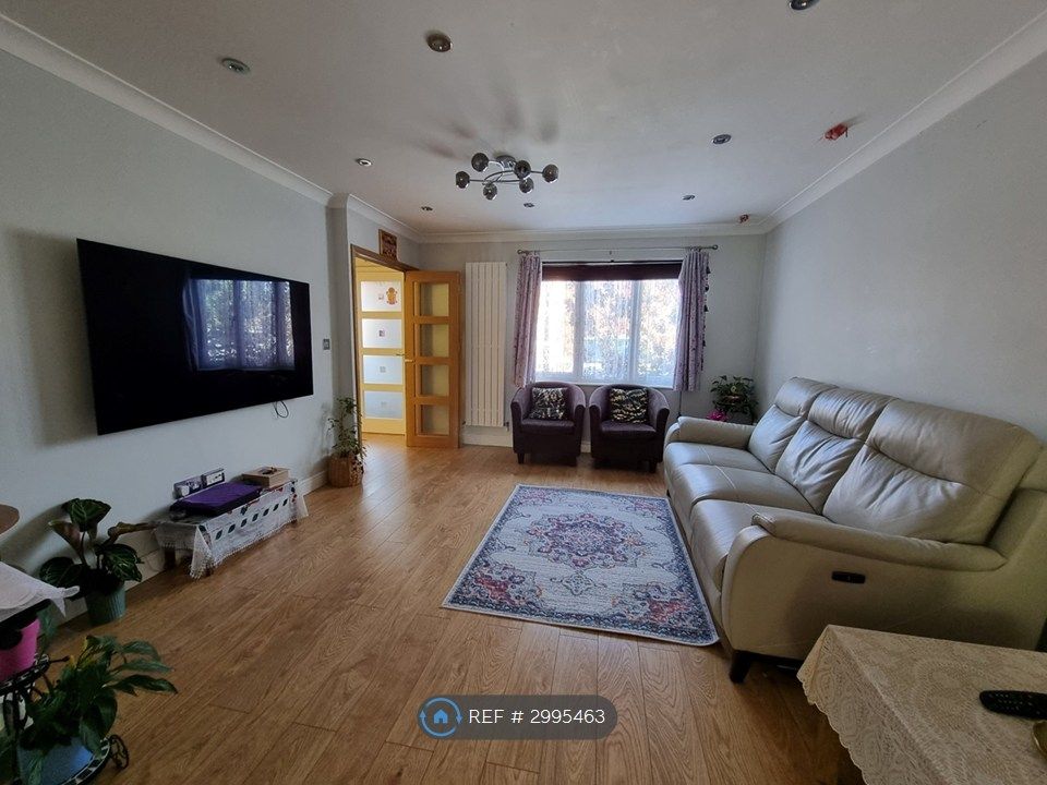 Property photo 3 of 13 Living Room