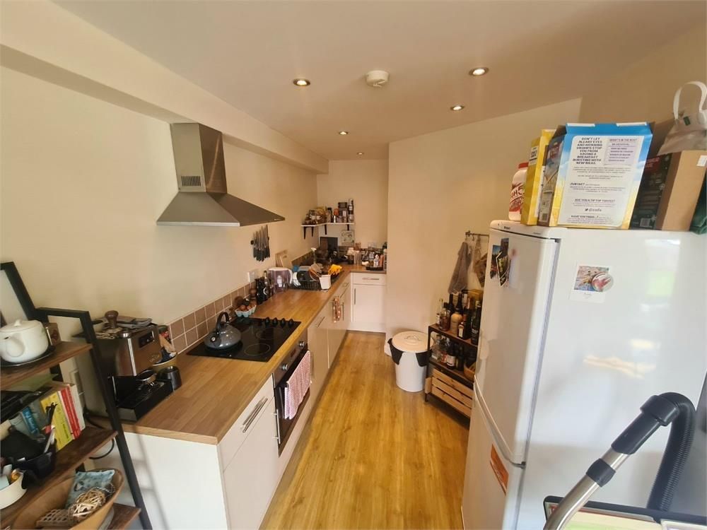 Property photo 3 of 6 Kitchen
