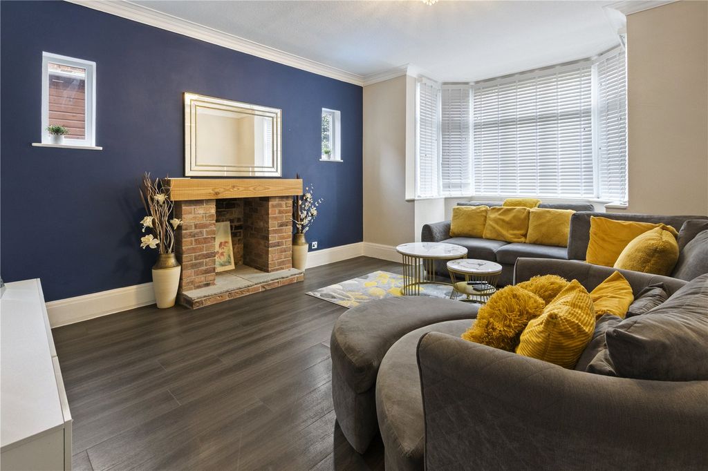 Property photo 2 of 29 Picture No. 34