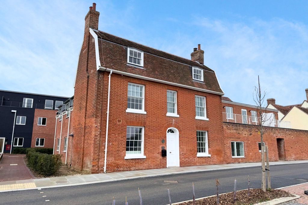 Property photo 1 of 11