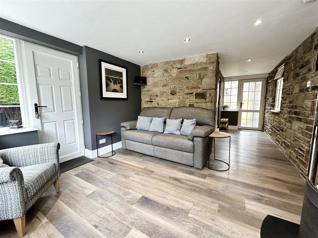 Property photo 2 of 46