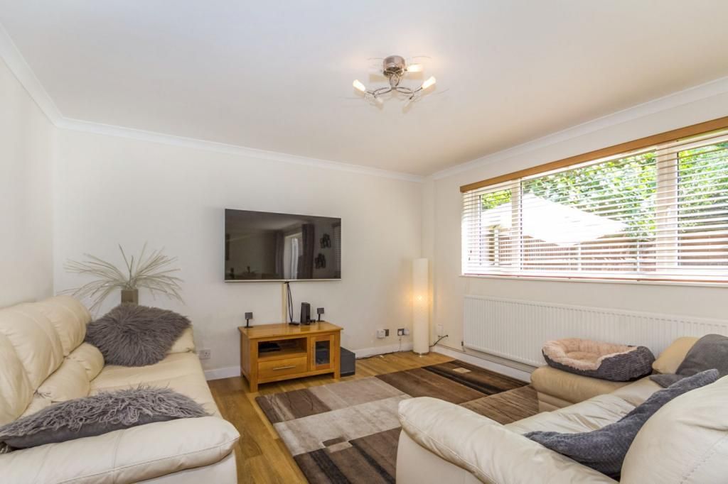 Property photo 3 of 13 Ede9837Fec2E75B30618Aedbc2778570.Jpg