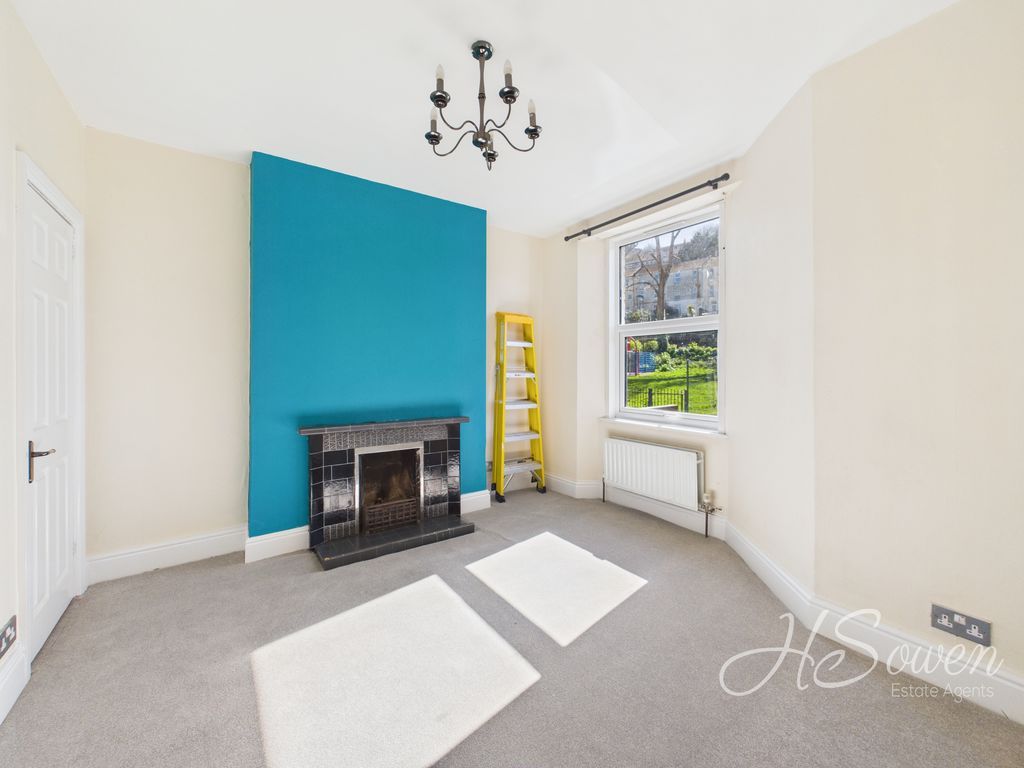 Property photo 2 of 9 Photo 9