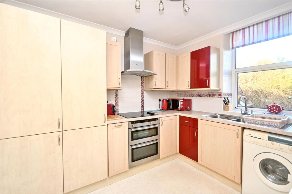 Additional image 17 of 8 bed semi-detached house for saleThe Goffs, Eastbourne BN21
