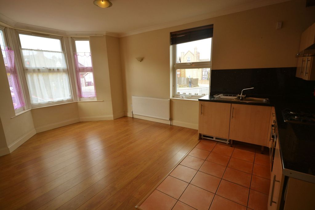 Property photo 3 of 8 Photo 1