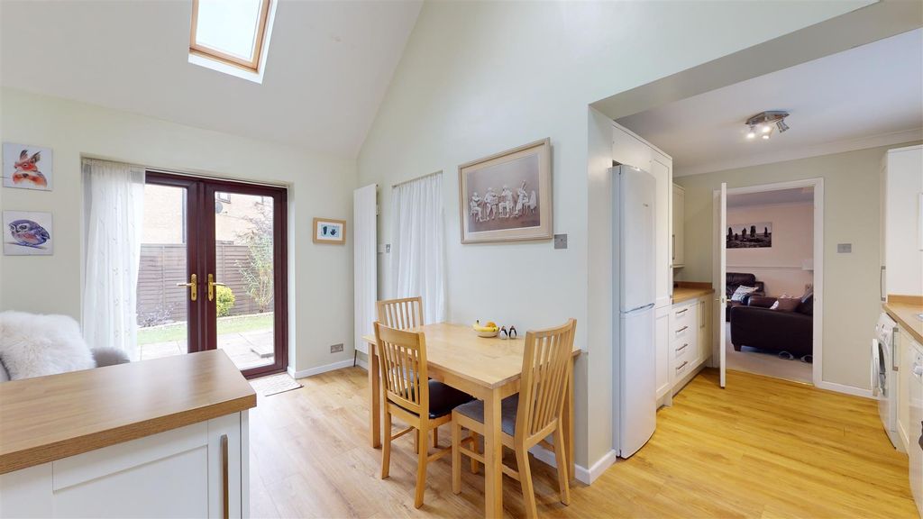 Property photo 2 of 14 Kitchen